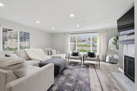Tiny photo for 1795 S 200 W, Bountiful, UT 84010 (MLS # 2148283)