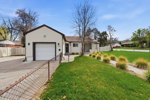 Tiny photo for 1795 S 200 W, Bountiful, UT 84010 (MLS # 2148283)