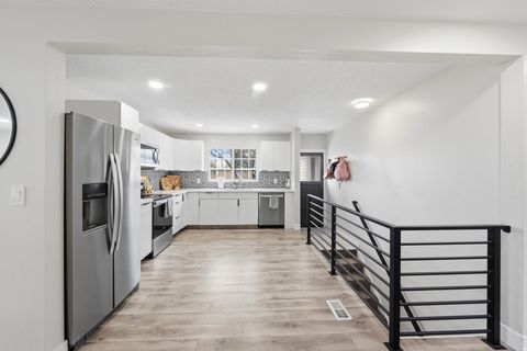 Tiny photo for 1795 S 200 W, Bountiful, UT 84010 (MLS # 2148283)