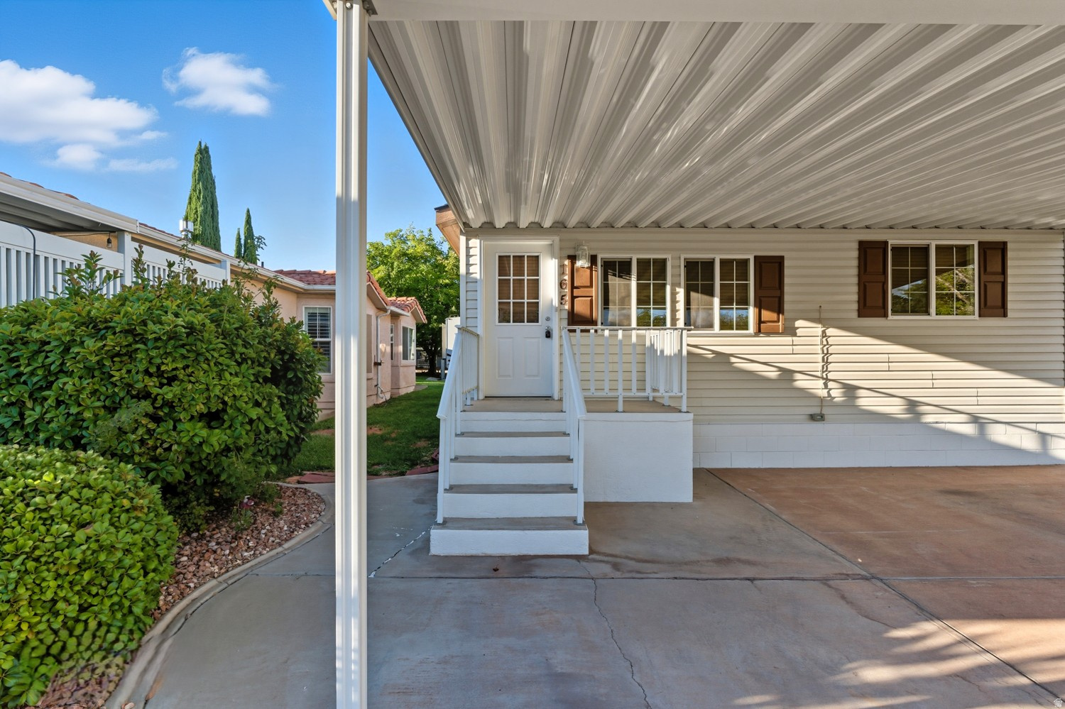 KINGS ROW EST 1 - Residential