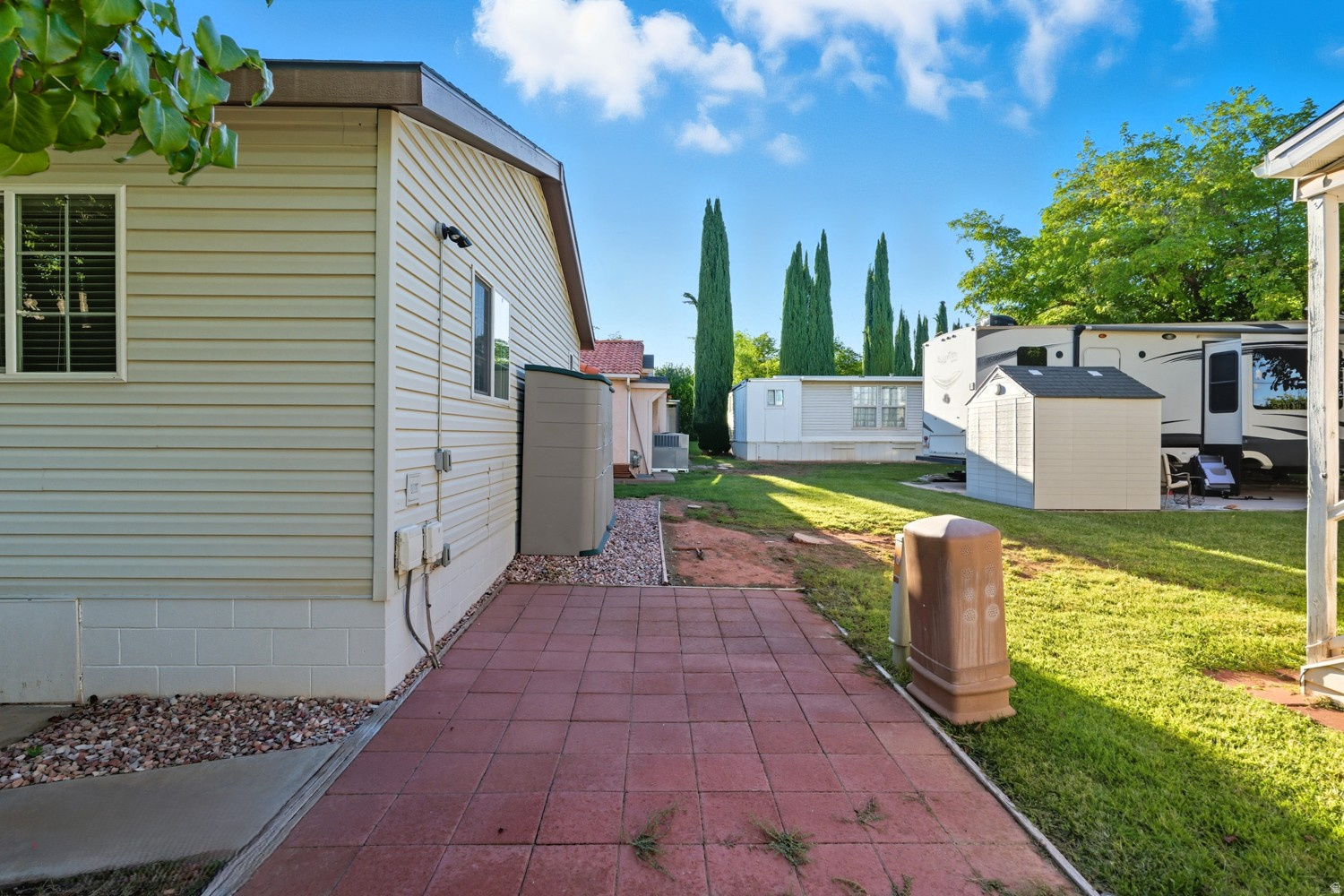 KINGS ROW EST 1 - Residential