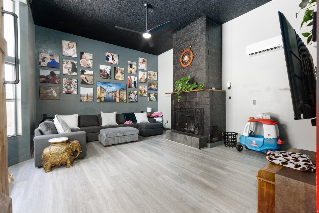 Photo of 414 S 920 W, Hurricane, UT 84737 (MLS # 2167538)