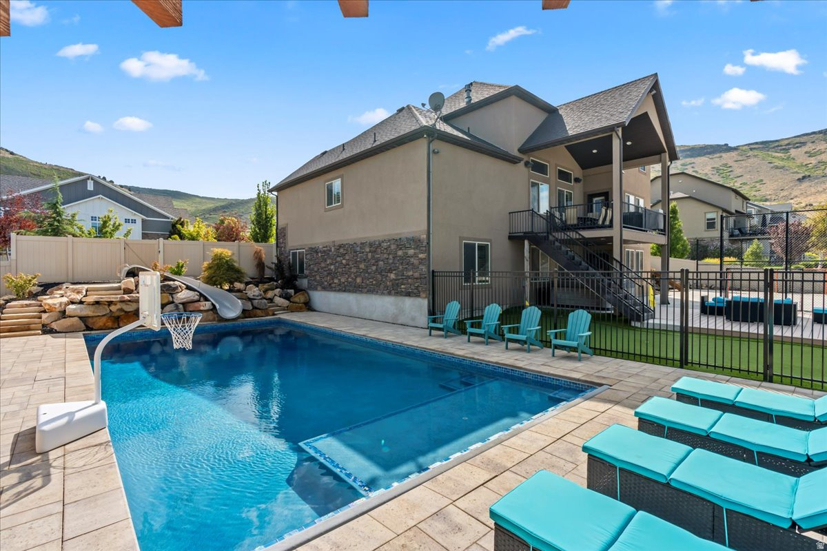 LOOKOUT RIDGE - Residential