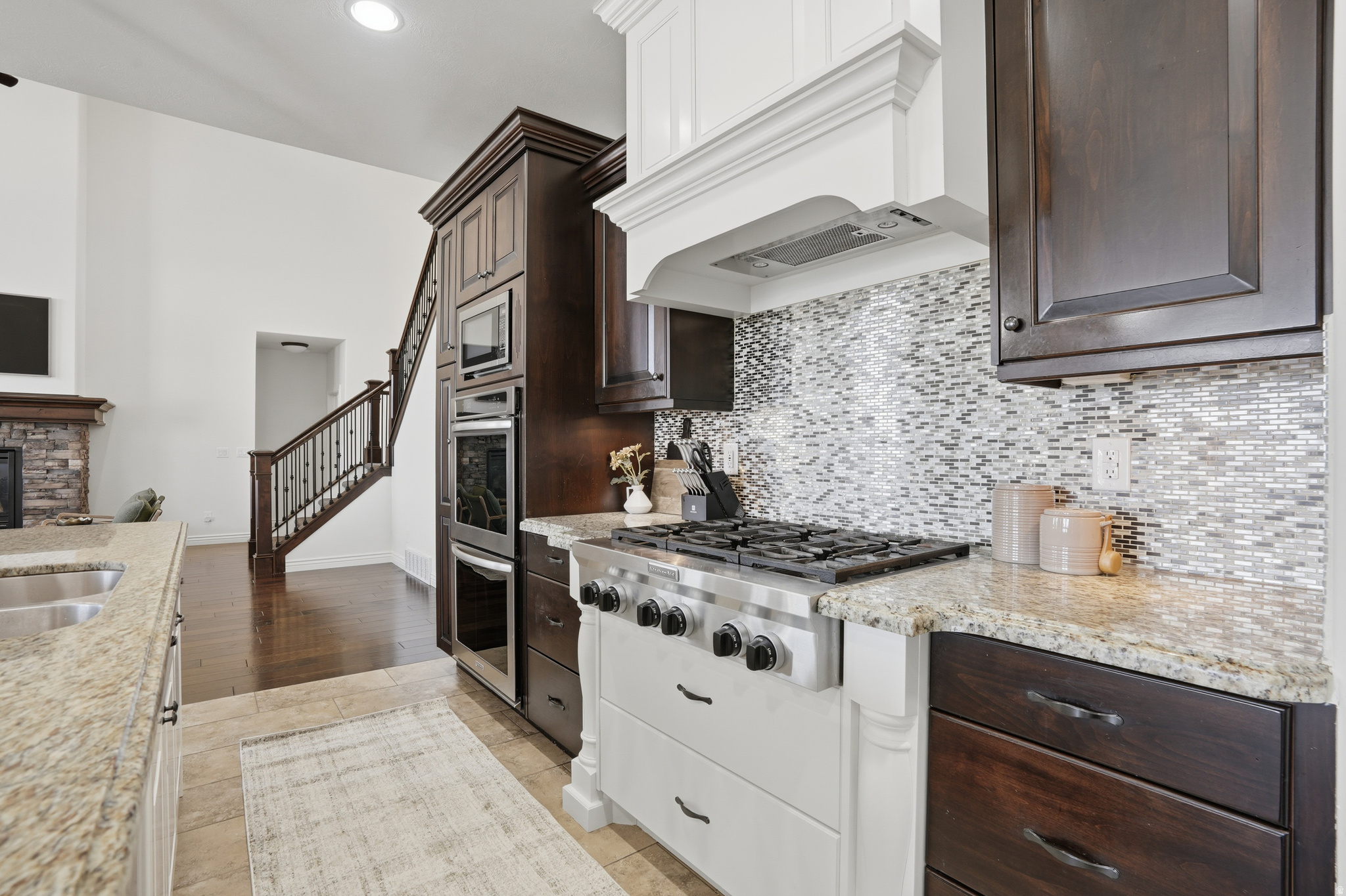 LOOKOUT RIDGE - Residential