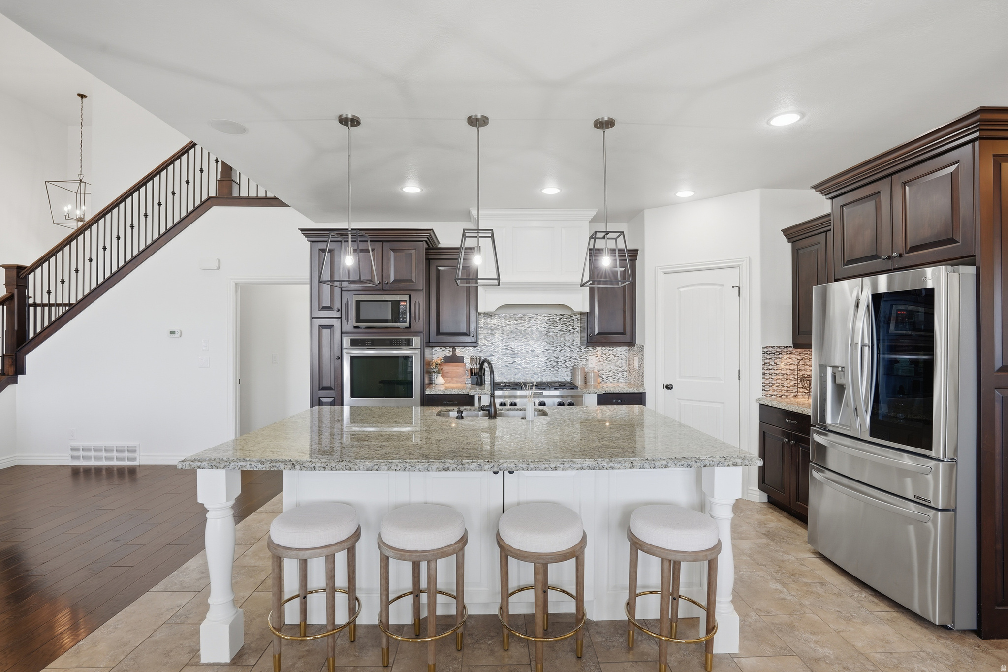 LOOKOUT RIDGE - Residential