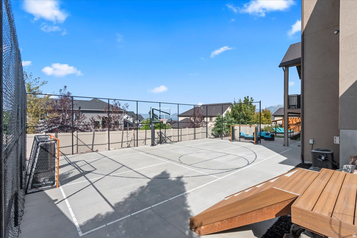 LOOKOUT RIDGE - Residential