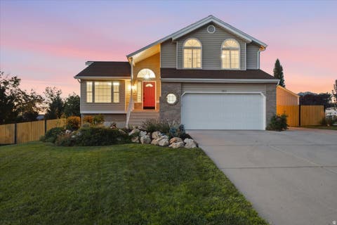 Photo of 2313 E ROCKVIEW DR, Sandy, UT 84092 (MLS # 2180392)
