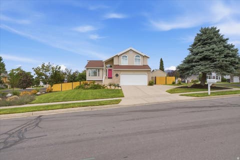 Tiny photo for 2313 E ROCKVIEW DR, Sandy, UT 84092 (MLS # 2180392)