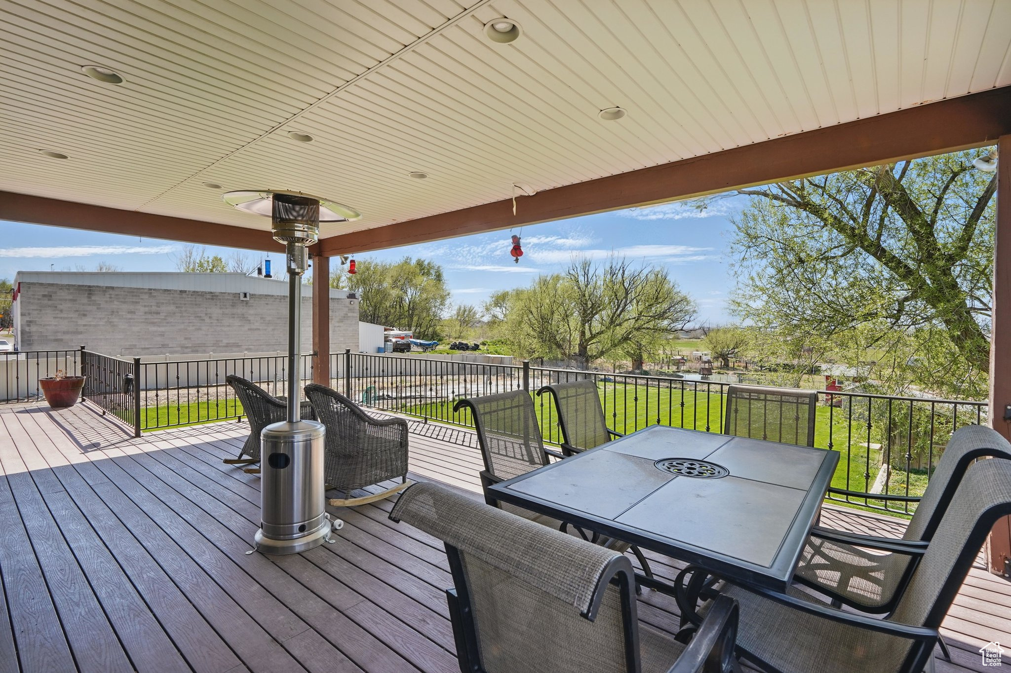 DRY CREEK COMMUNITY PLAN - Commercial Sale