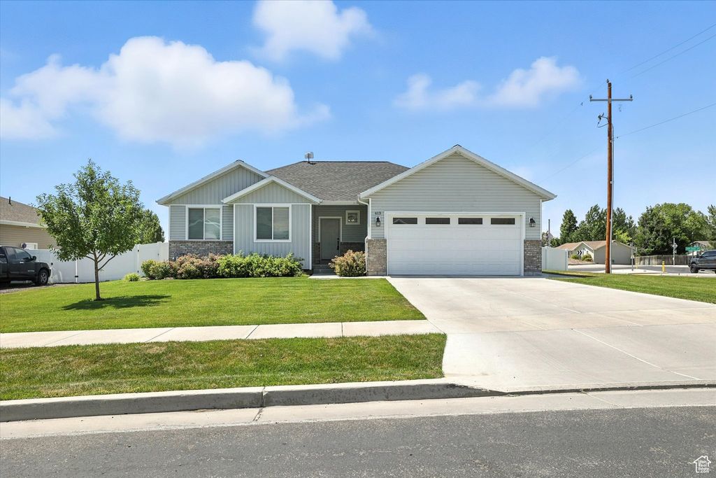 Photo of 613 S 280 E, Smithfield, UT 84335 (MLS # 2100476)