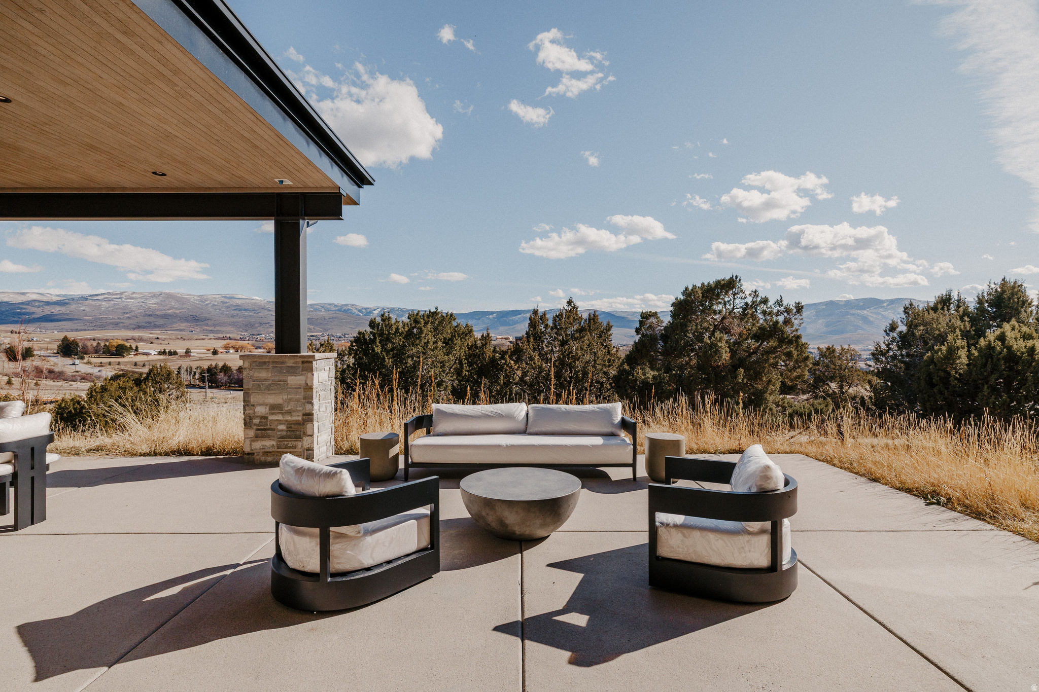 RED LEDGES - Residential