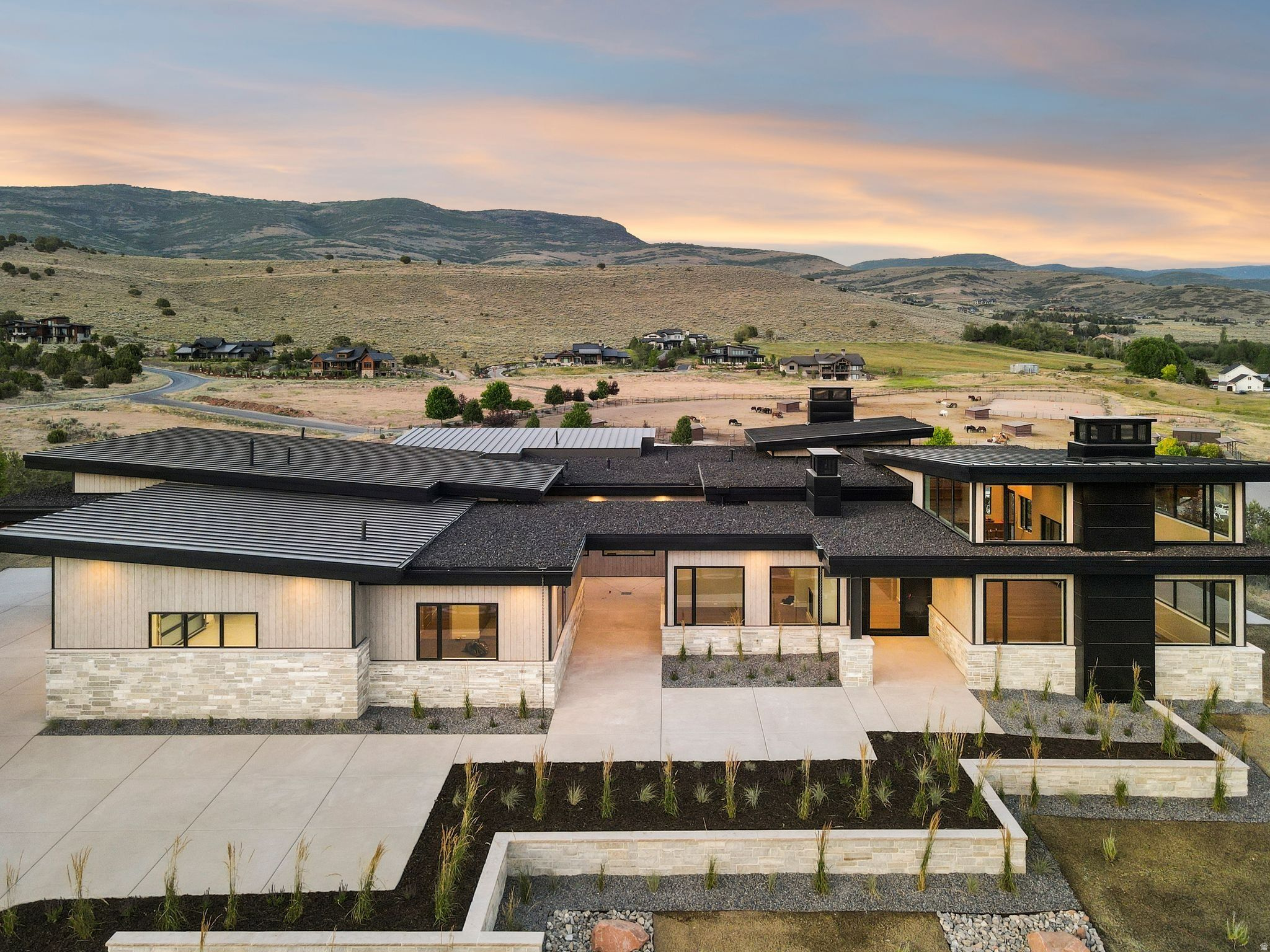 RED LEDGES - Residential