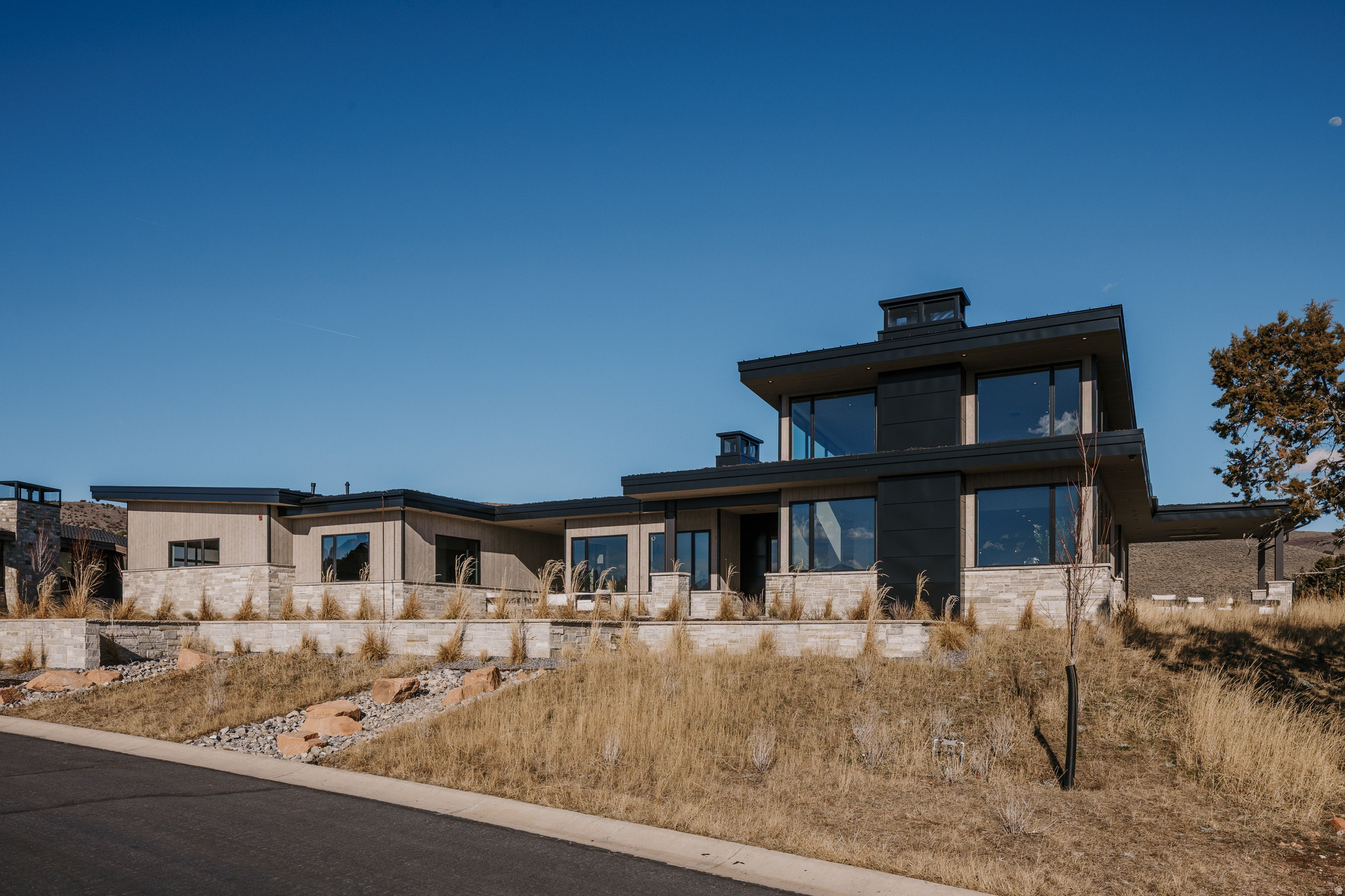 RED LEDGES - Residential