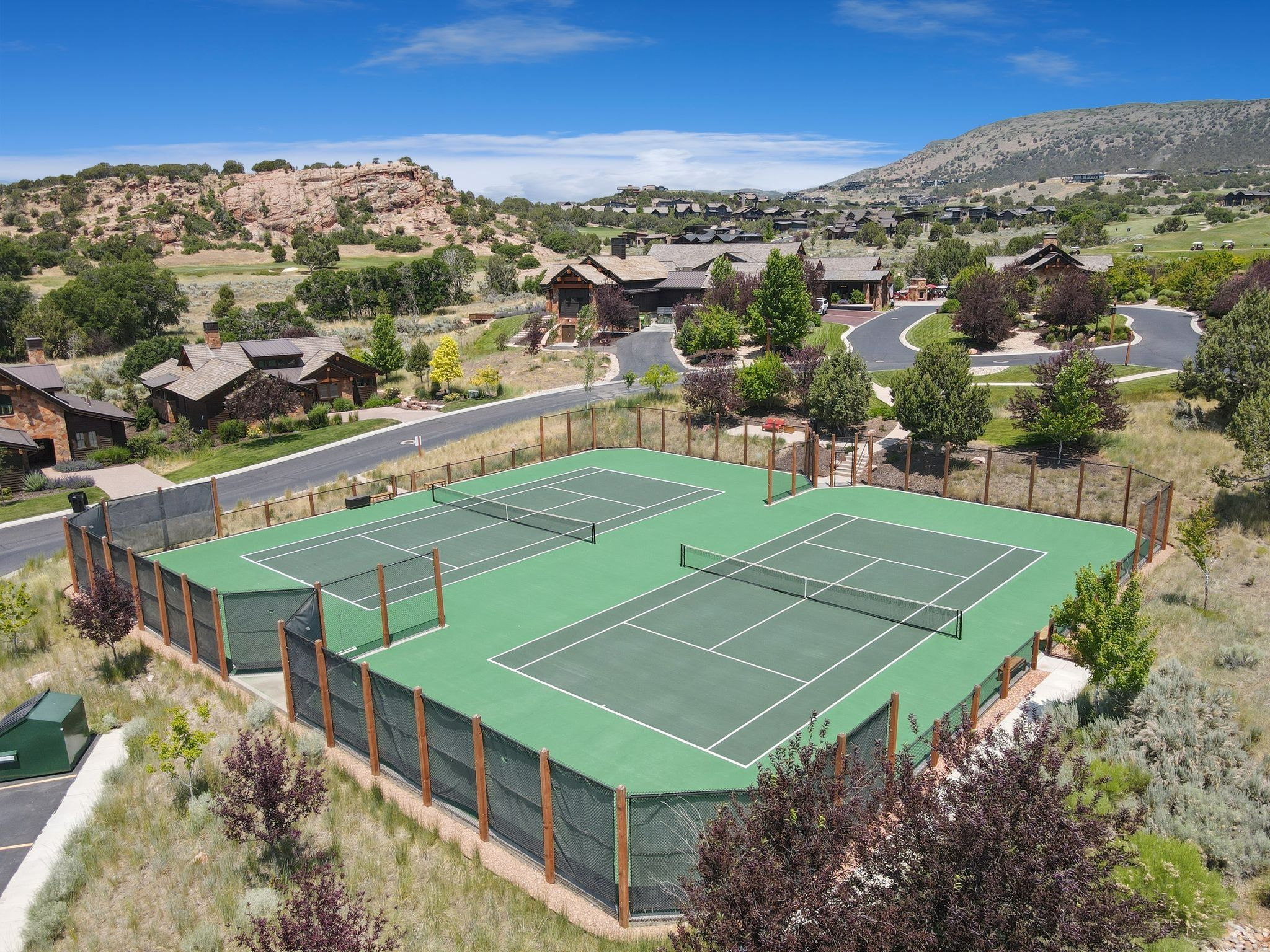 RED LEDGES - Residential