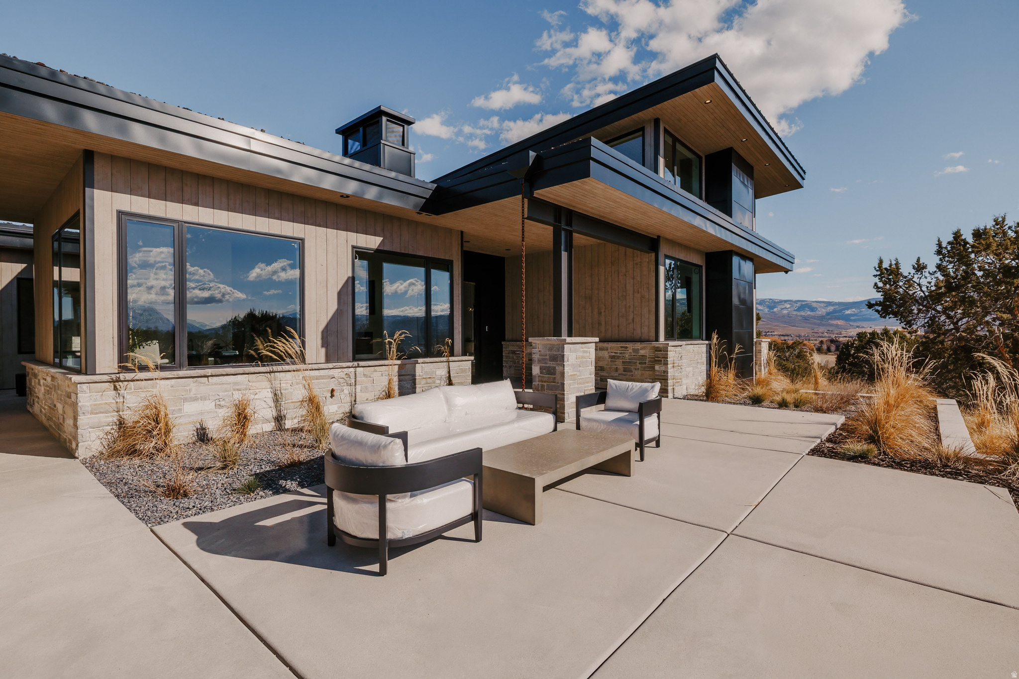RED LEDGES - Residential