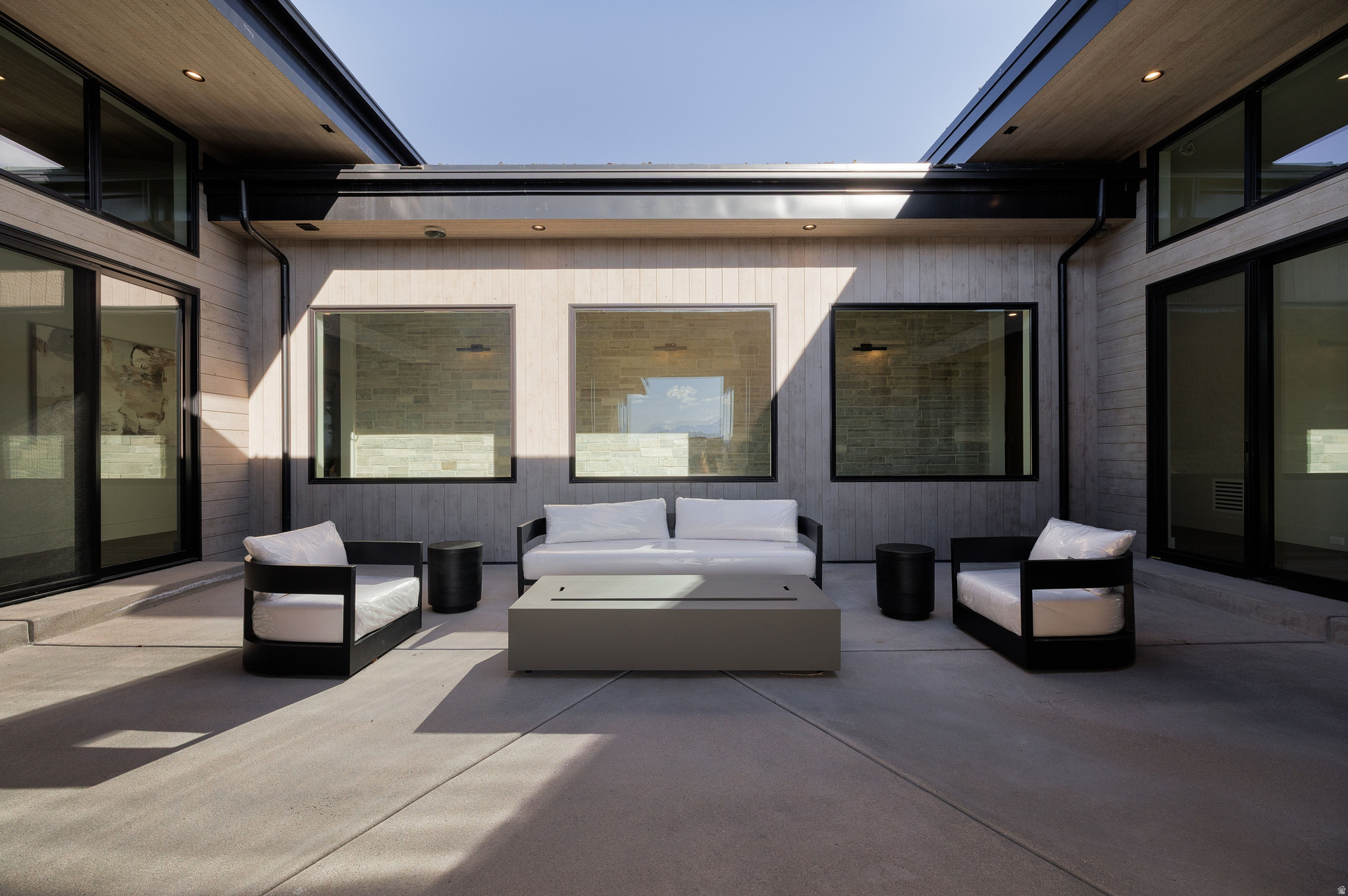 RED LEDGES - Residential