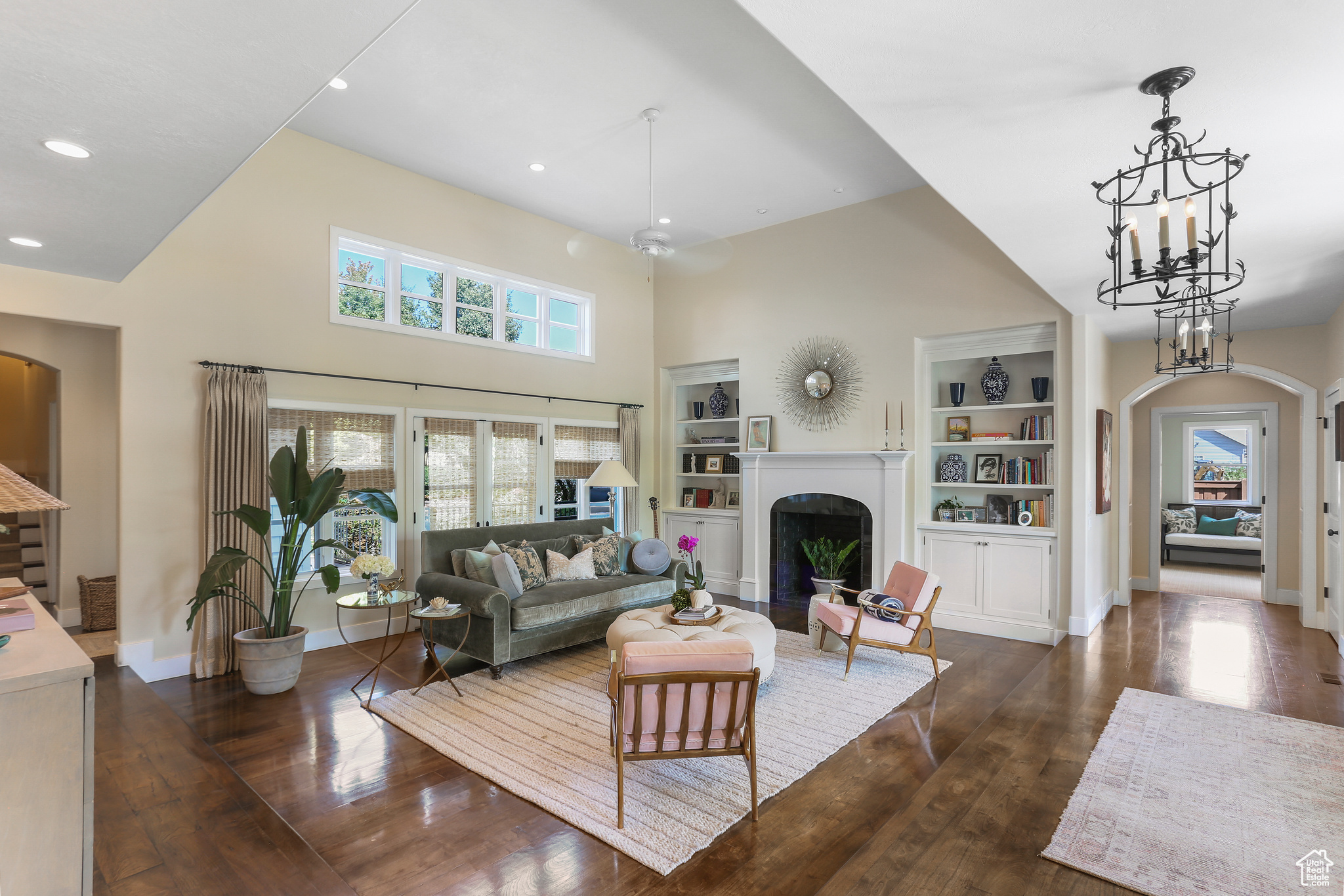 THE GABLES AT GRANDVIEW - Residential