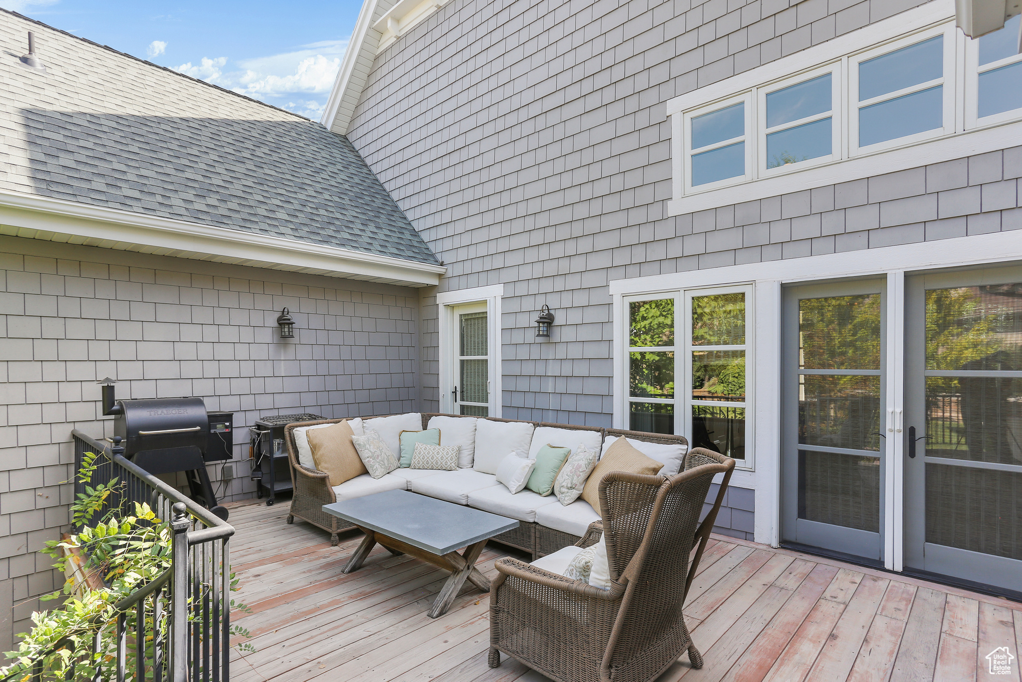 THE GABLES AT GRANDVIEW - Residential