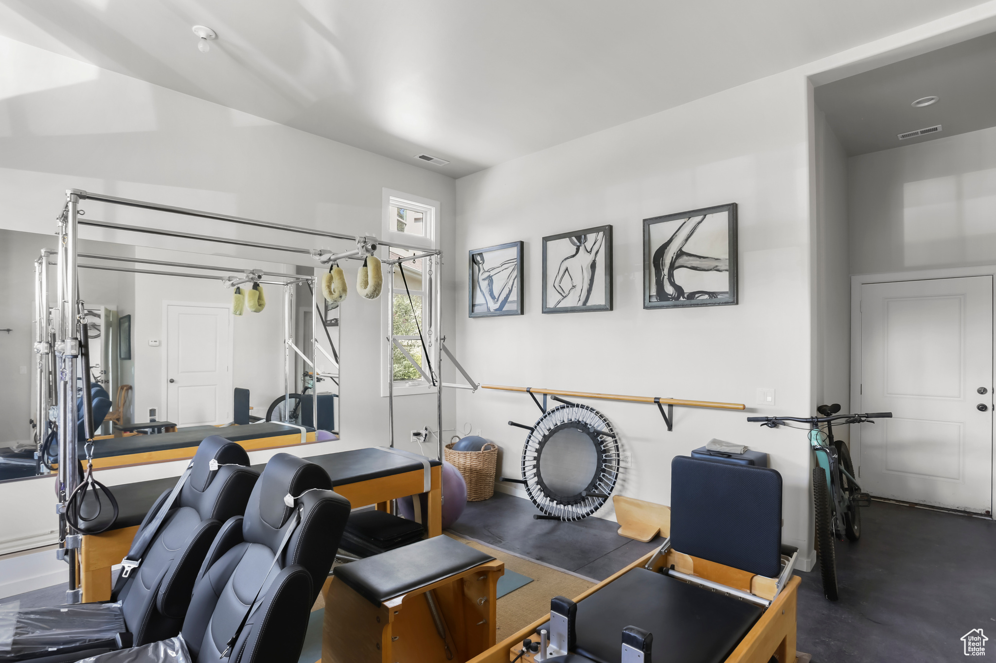 THE GABLES AT GRANDVIEW - Residential