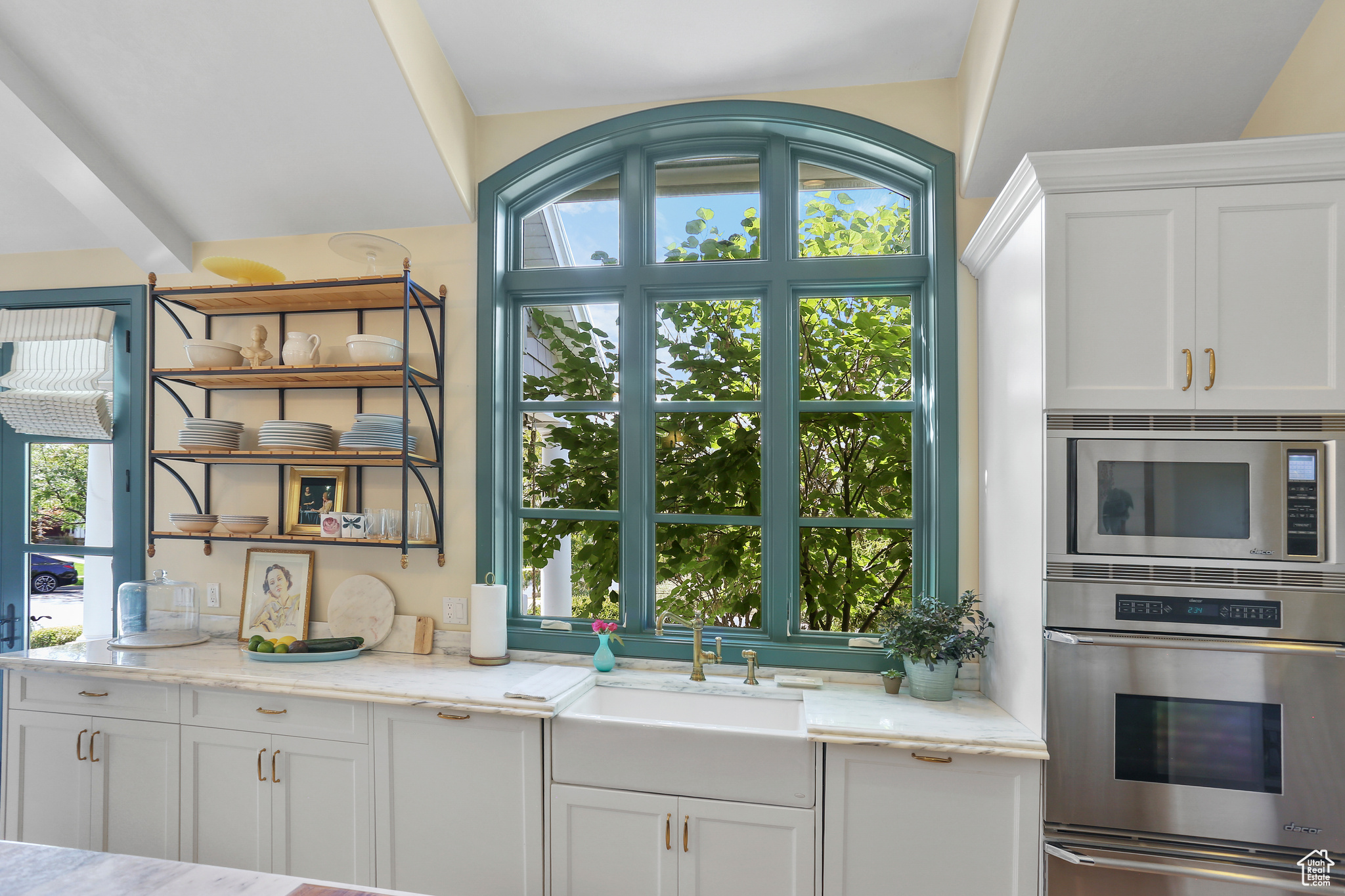 THE GABLES AT GRANDVIEW - Residential