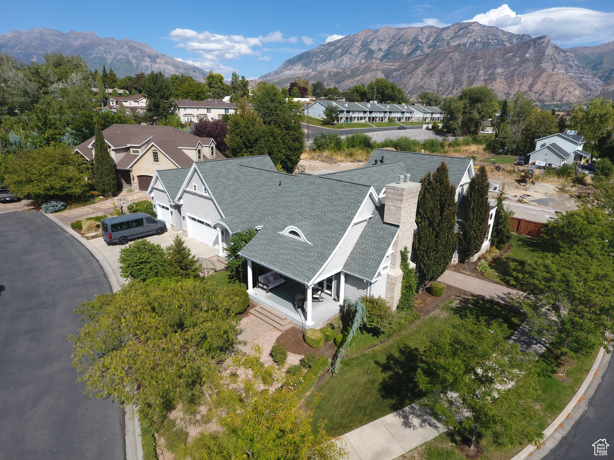 THE GABLES AT GRANDVIEW - Residential