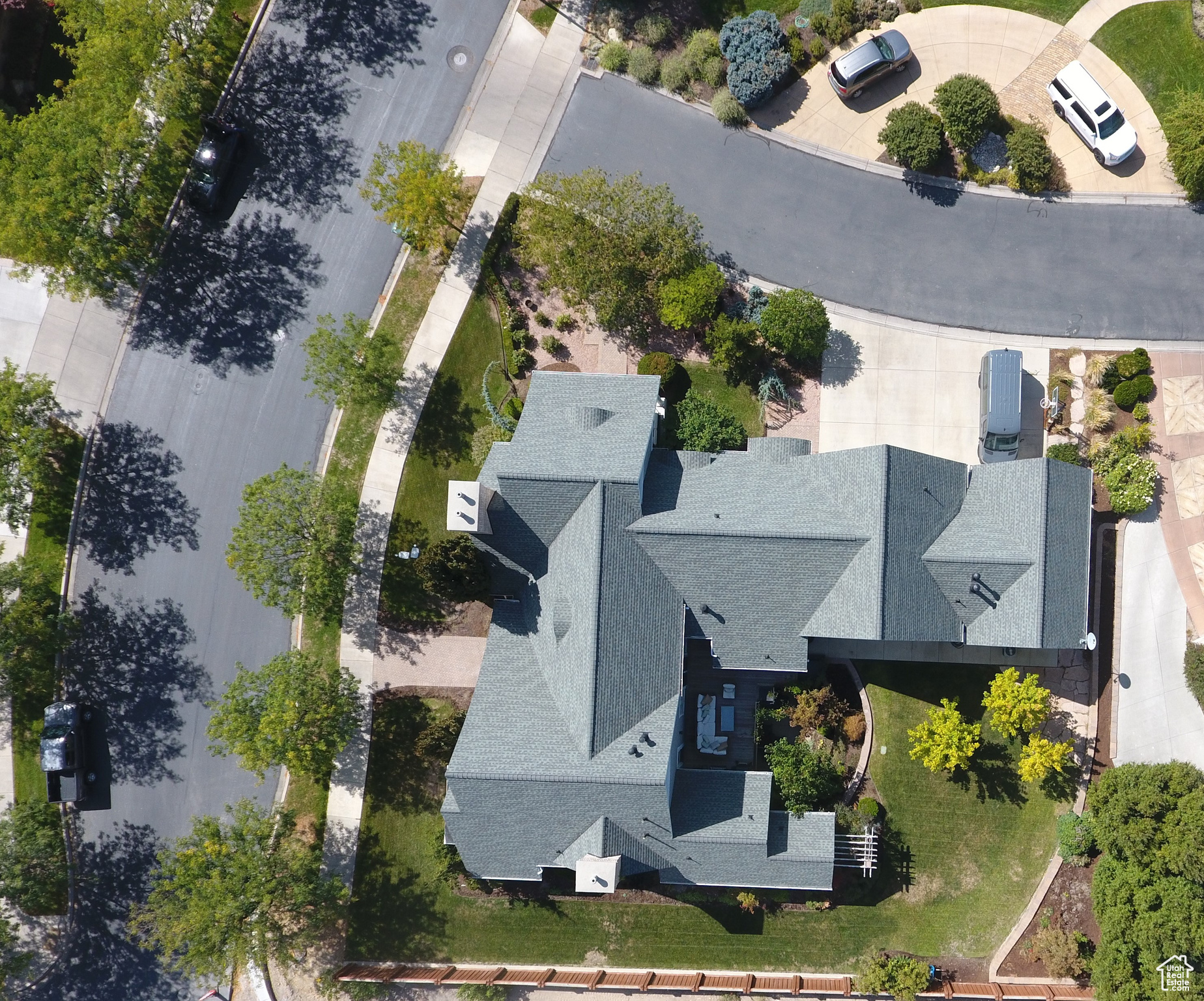 THE GABLES AT GRANDVIEW - Residential