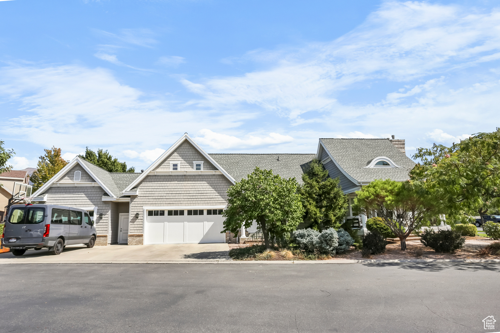 THE GABLES AT GRANDVIEW - Residential