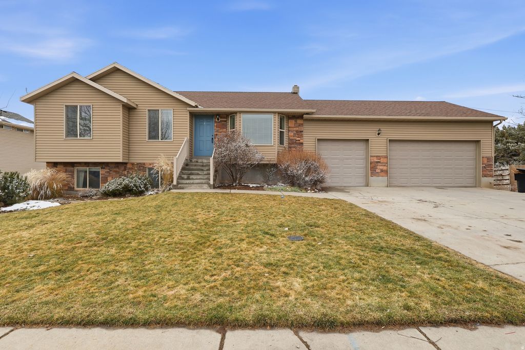 Photo of 496 S 3RD E, Preston, ID 83263 (MLS # 2133676)