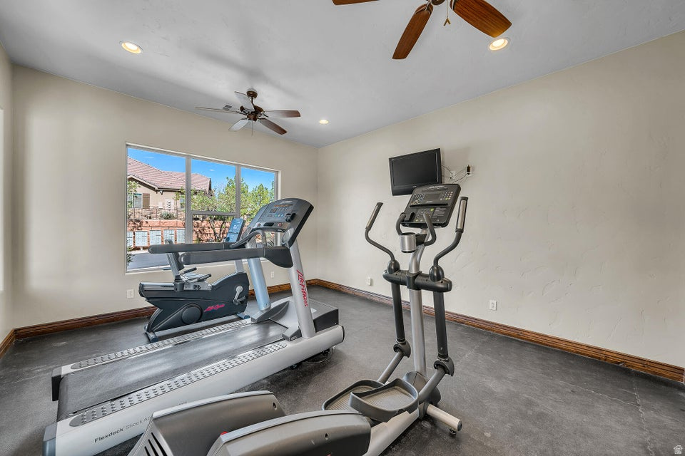 CORAL RIDGE TOWNHOMES PH 3-A - Residential