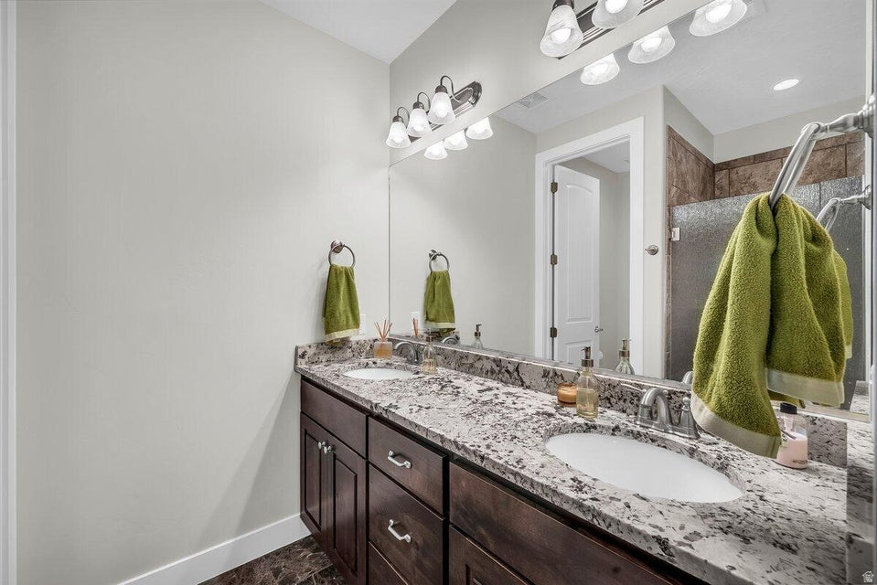 CORAL RIDGE TOWNHOMES PH 3-A - Residential