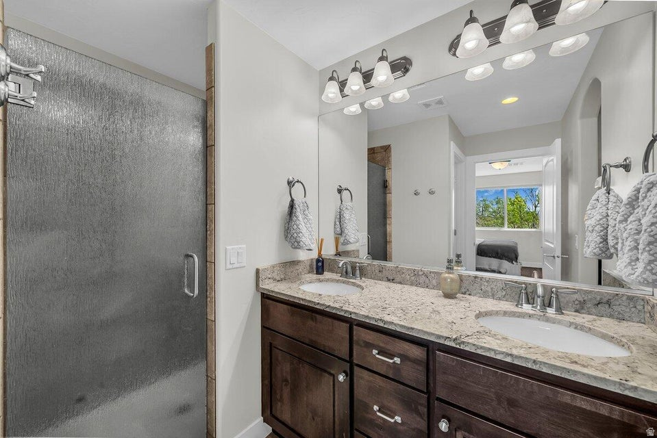 CORAL RIDGE TOWNHOMES PH 3-A - Residential