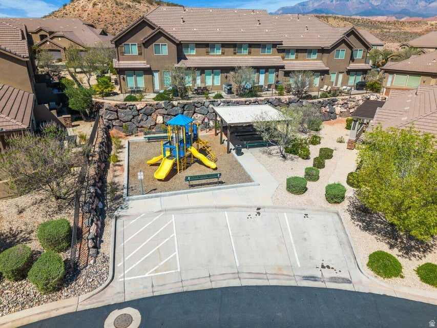 CORAL RIDGE TOWNHOMES PH 3-A - Residential