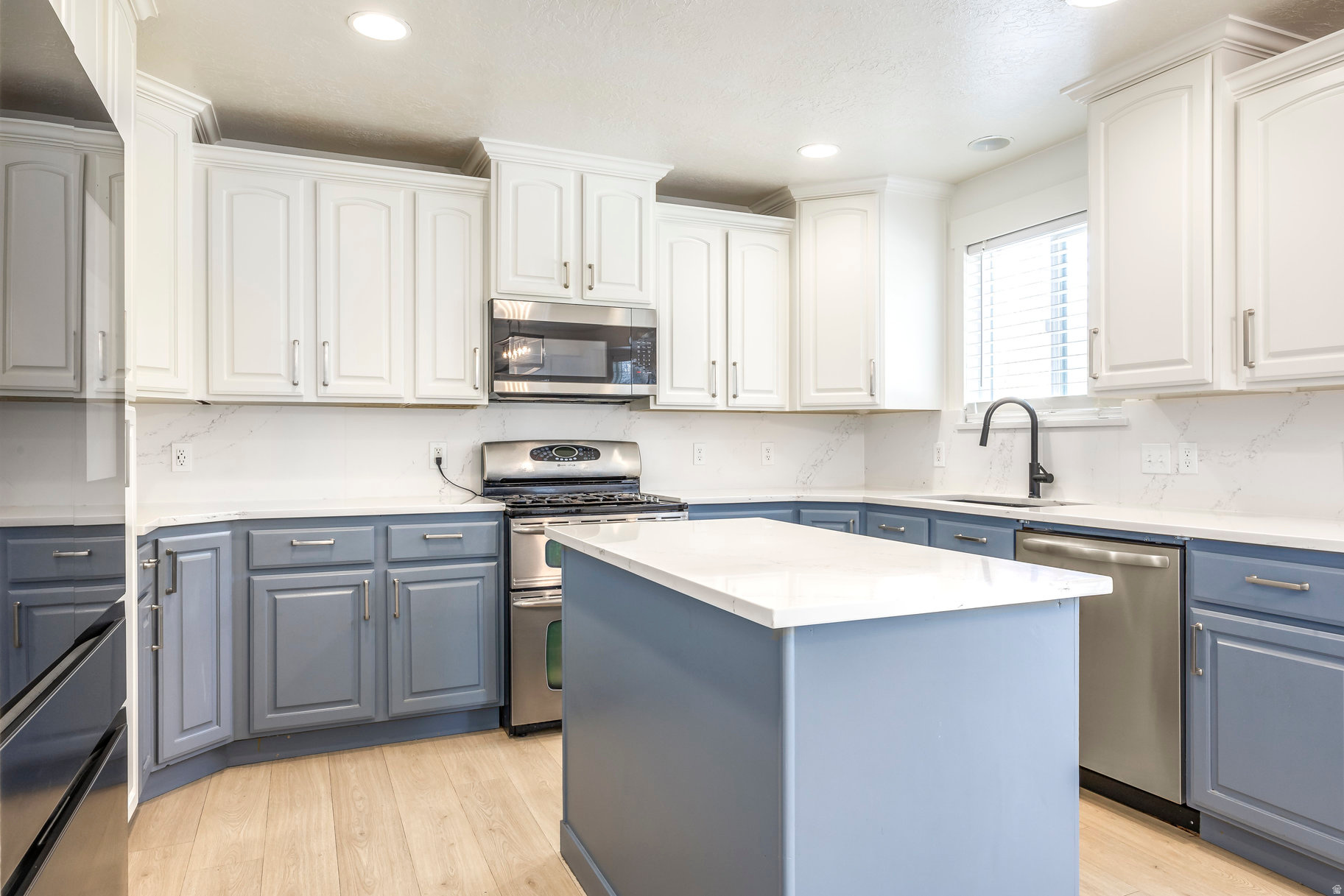 COVE AT VALLEY HILLS - Residential