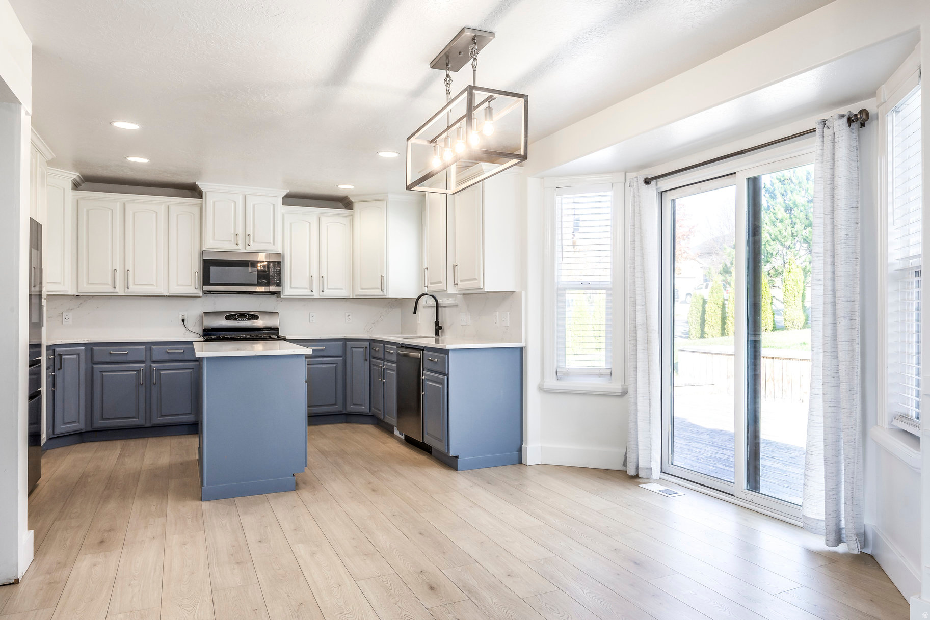 COVE AT VALLEY HILLS - Residential