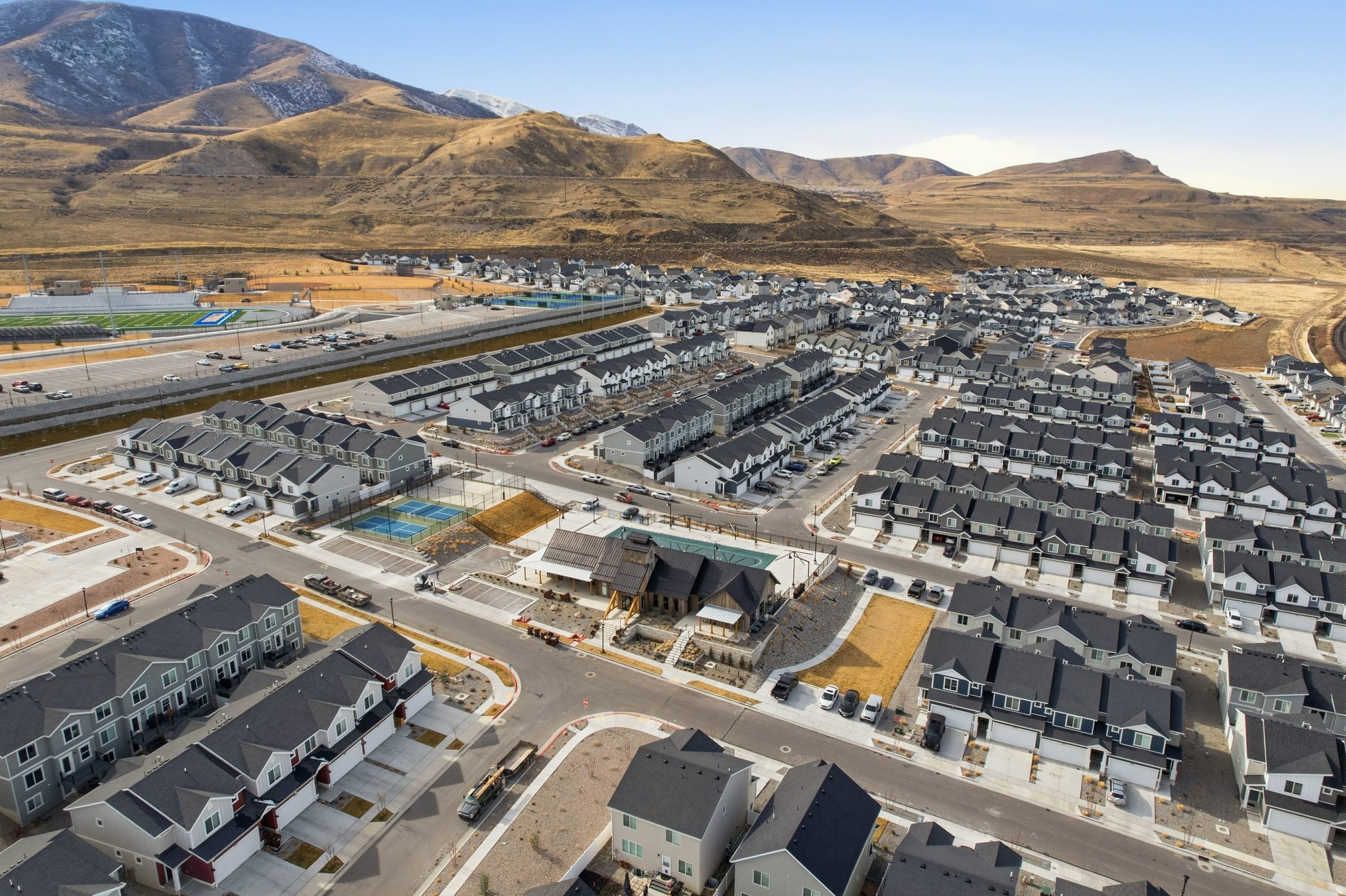 GATEWAY TO LITTLE VALLEY - Residential