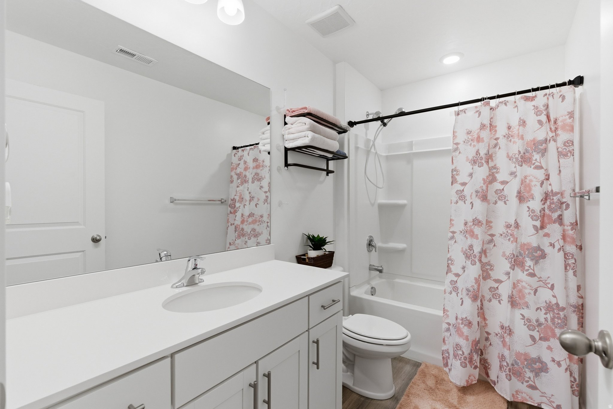 GATEWAY TO LITTLE VALLEY - Residential