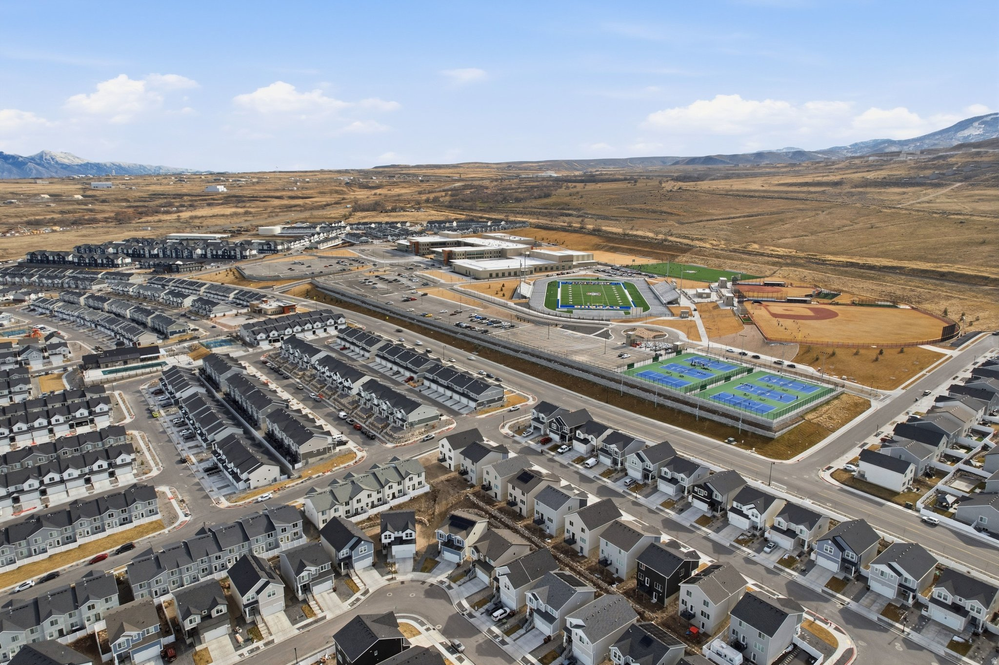 GATEWAY TO LITTLE VALLEY - Residential