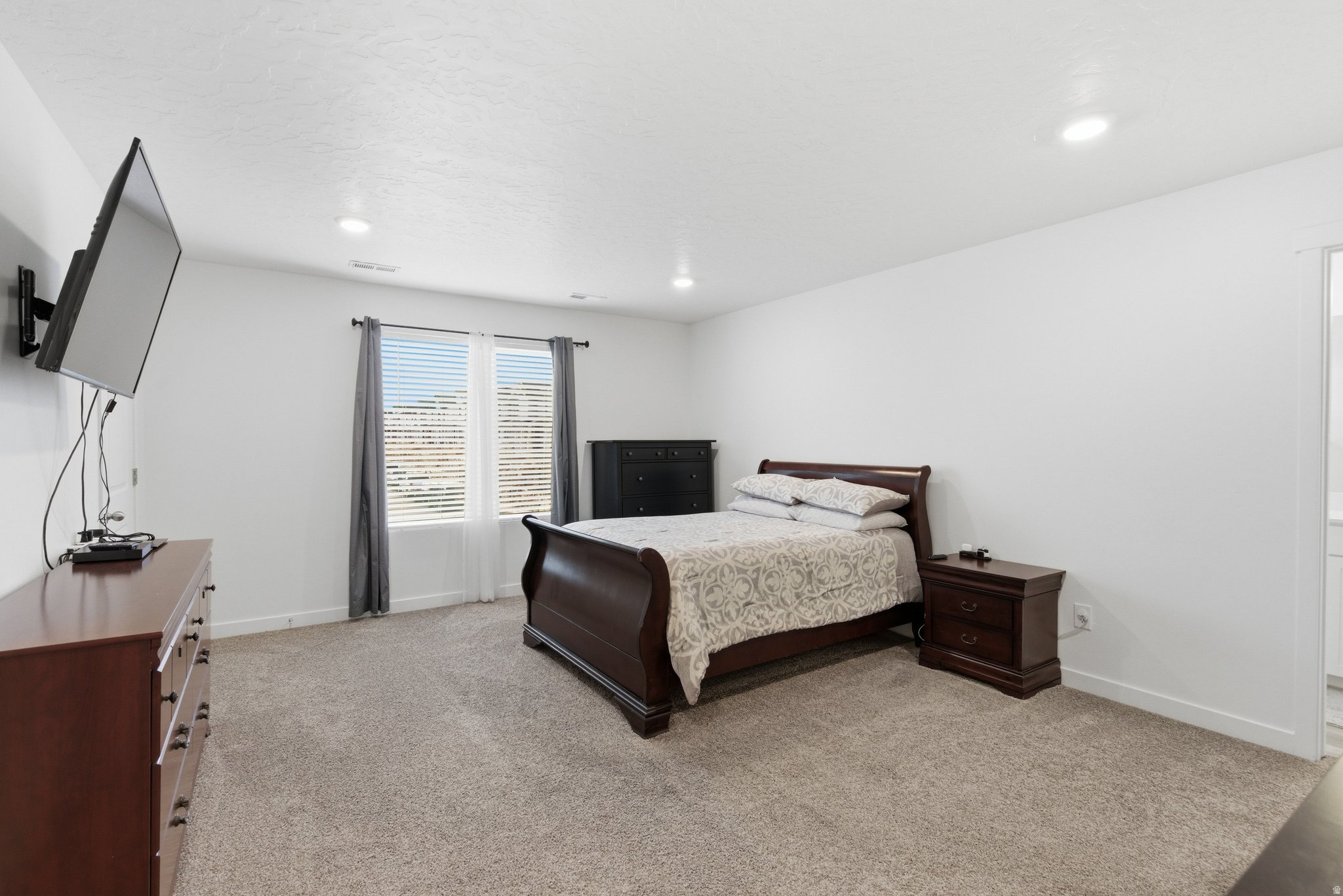 GATEWAY TO LITTLE VALLEY - Residential