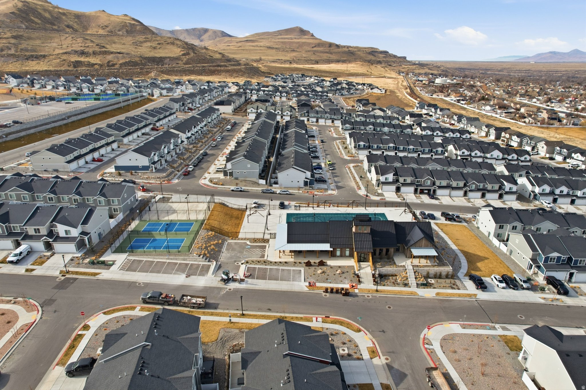 GATEWAY TO LITTLE VALLEY - Residential