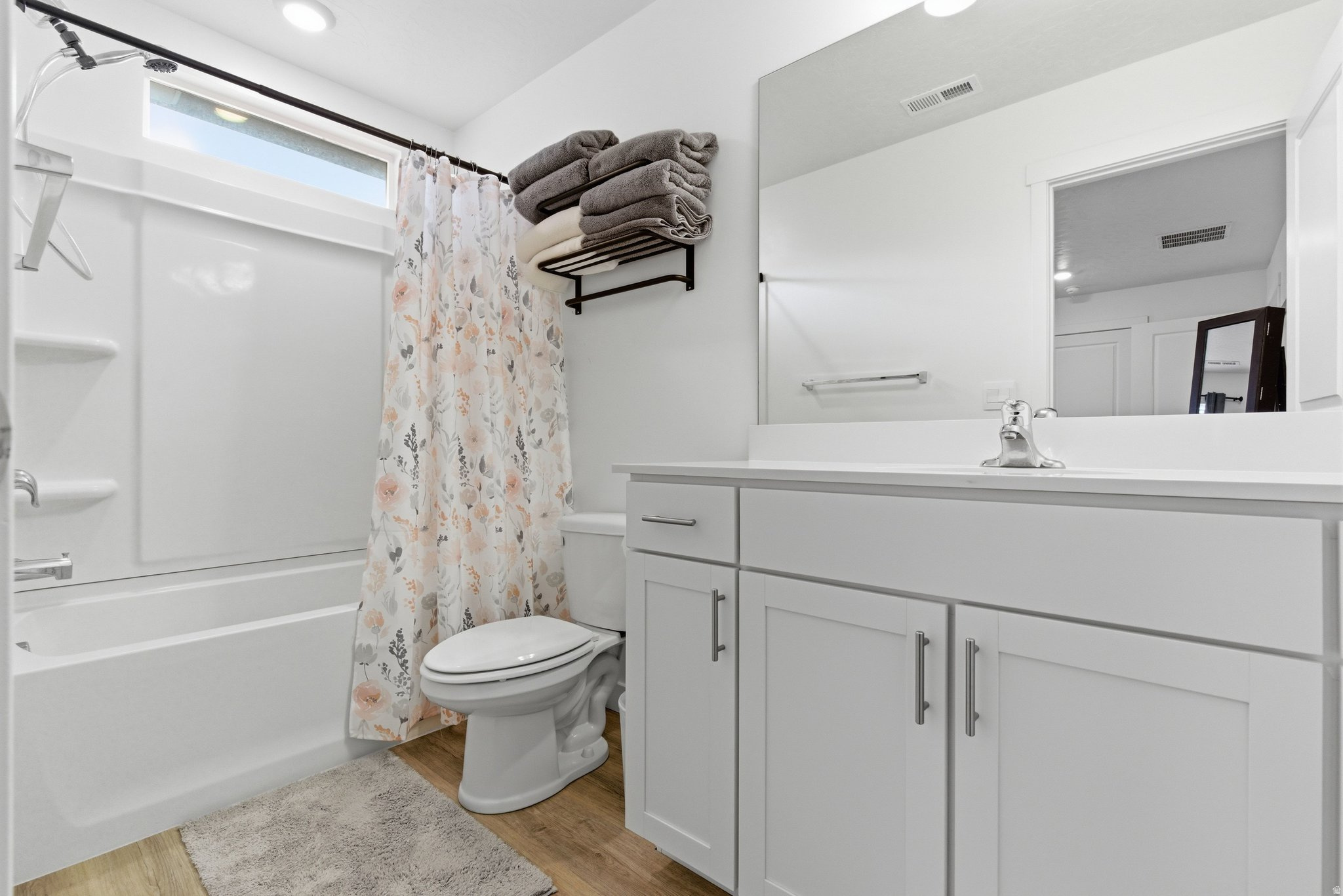 GATEWAY TO LITTLE VALLEY - Residential