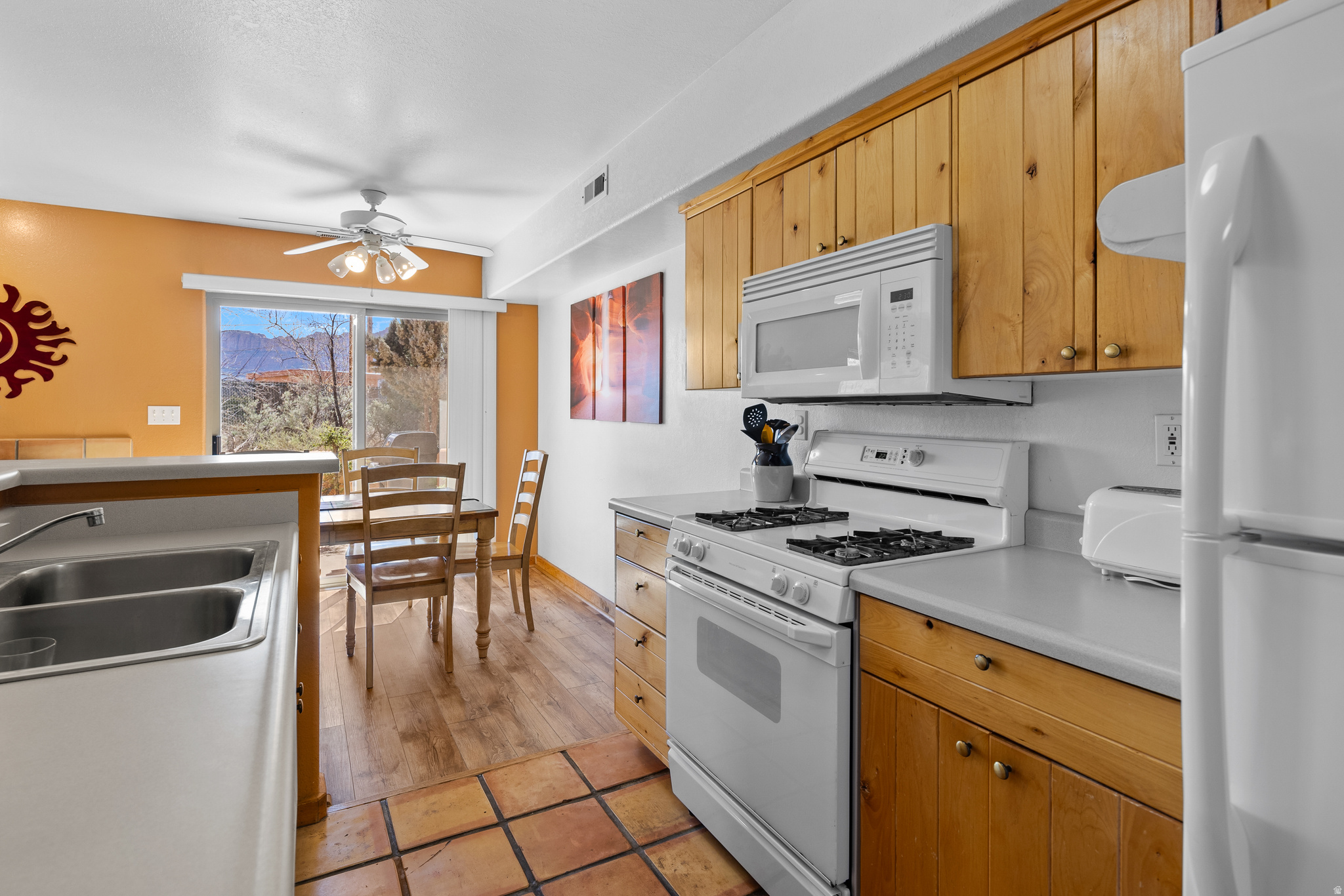 CASTILLO DE LAS ROCAS - Residential