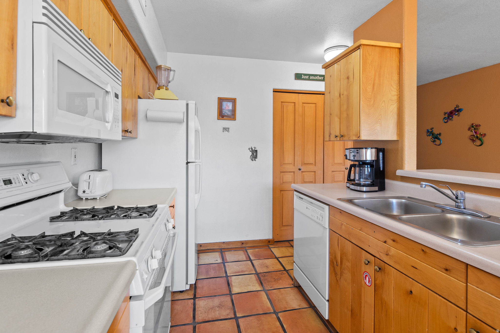 CASTILLO DE LAS ROCAS - Residential