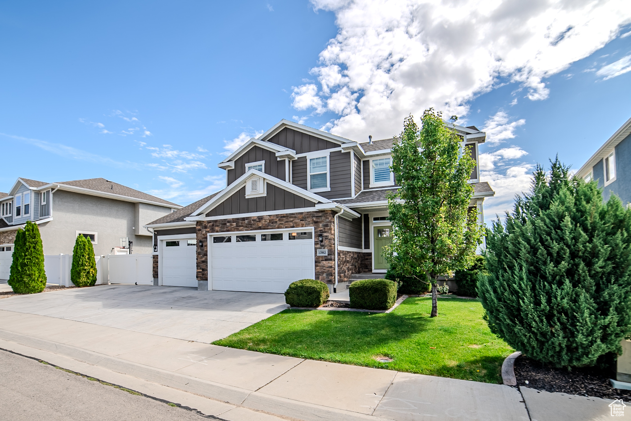 HIGH POINTE - Residential