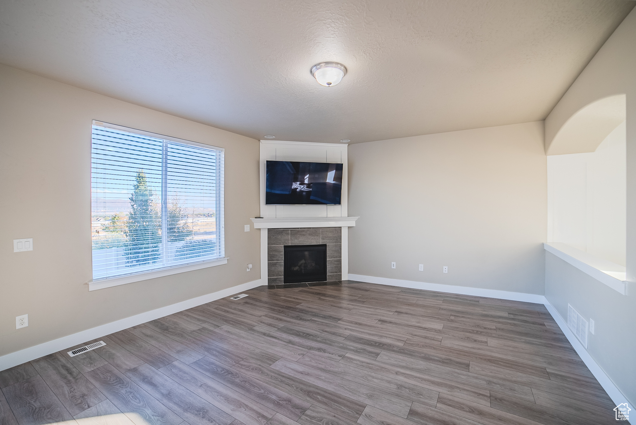 HIGH POINTE - Residential