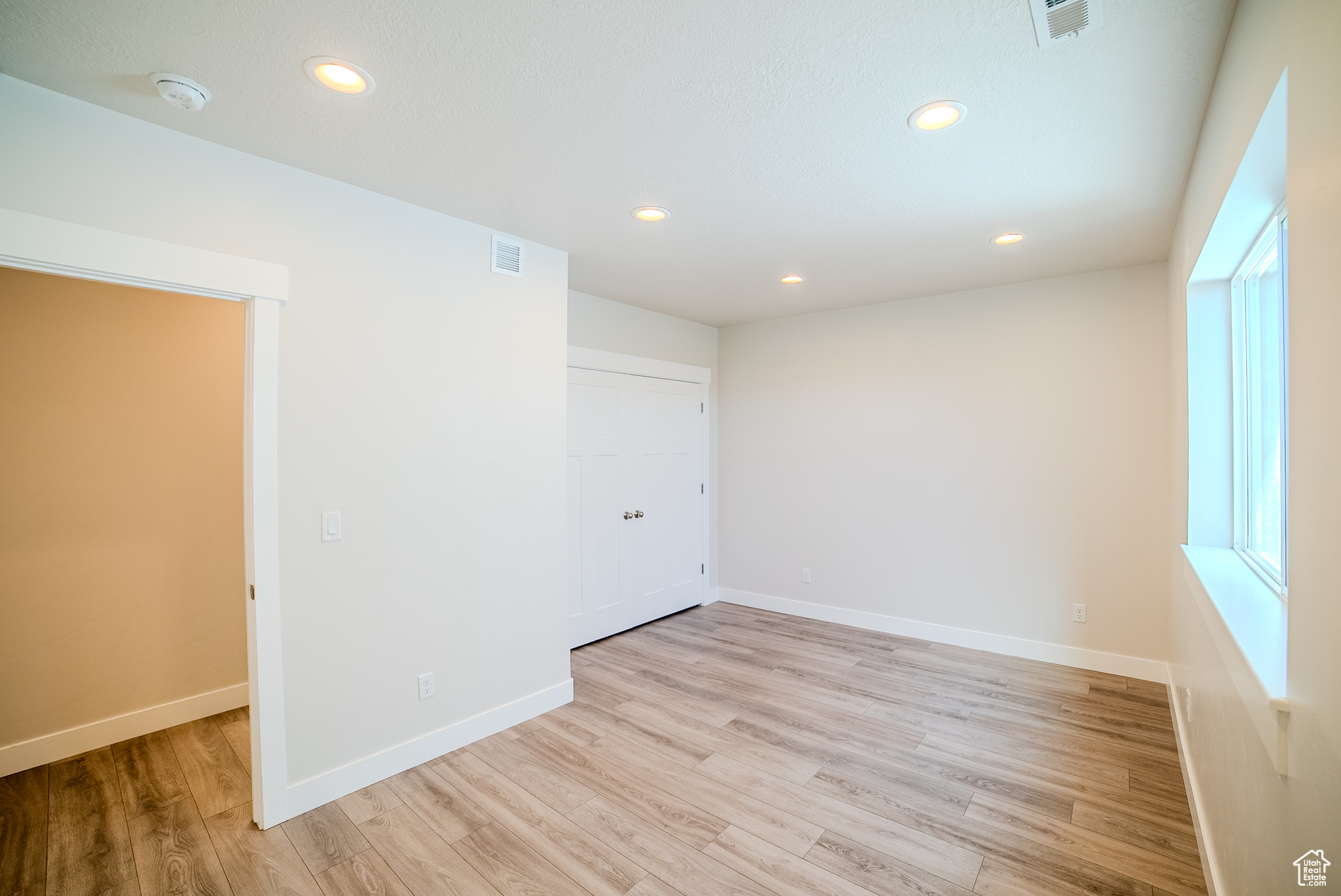 HIGH POINTE - Residential
