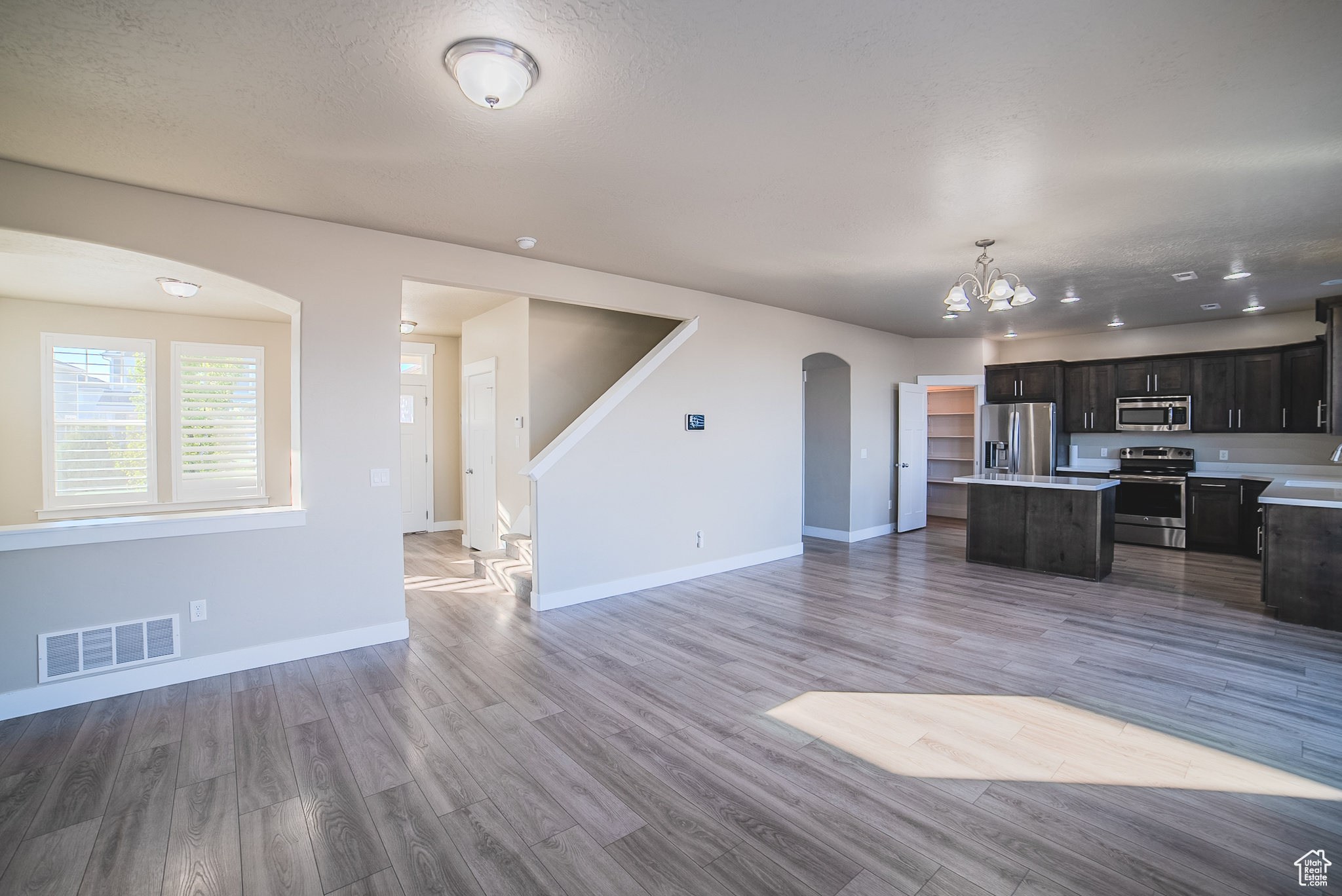 HIGH POINTE - Residential