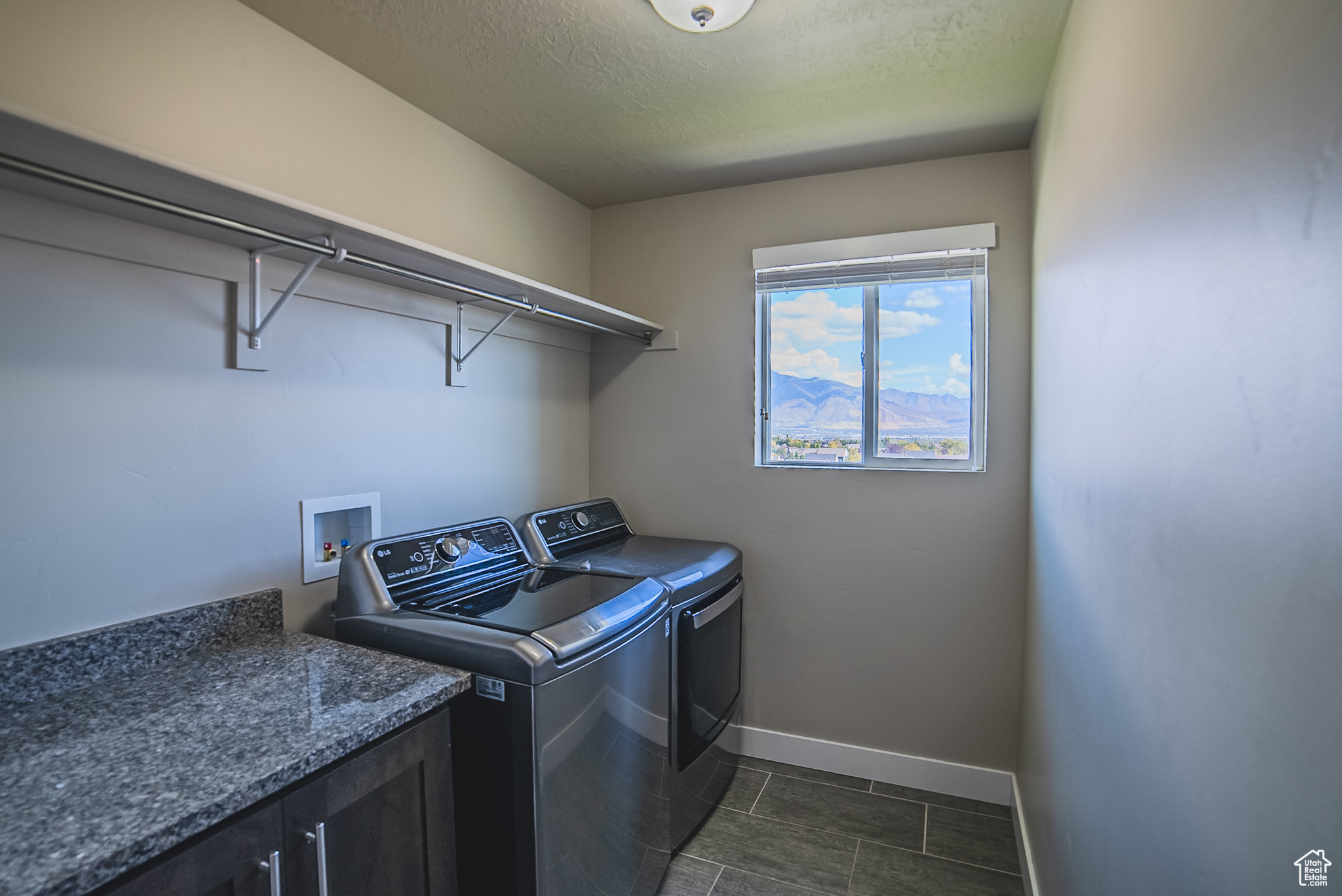 HIGH POINTE - Residential