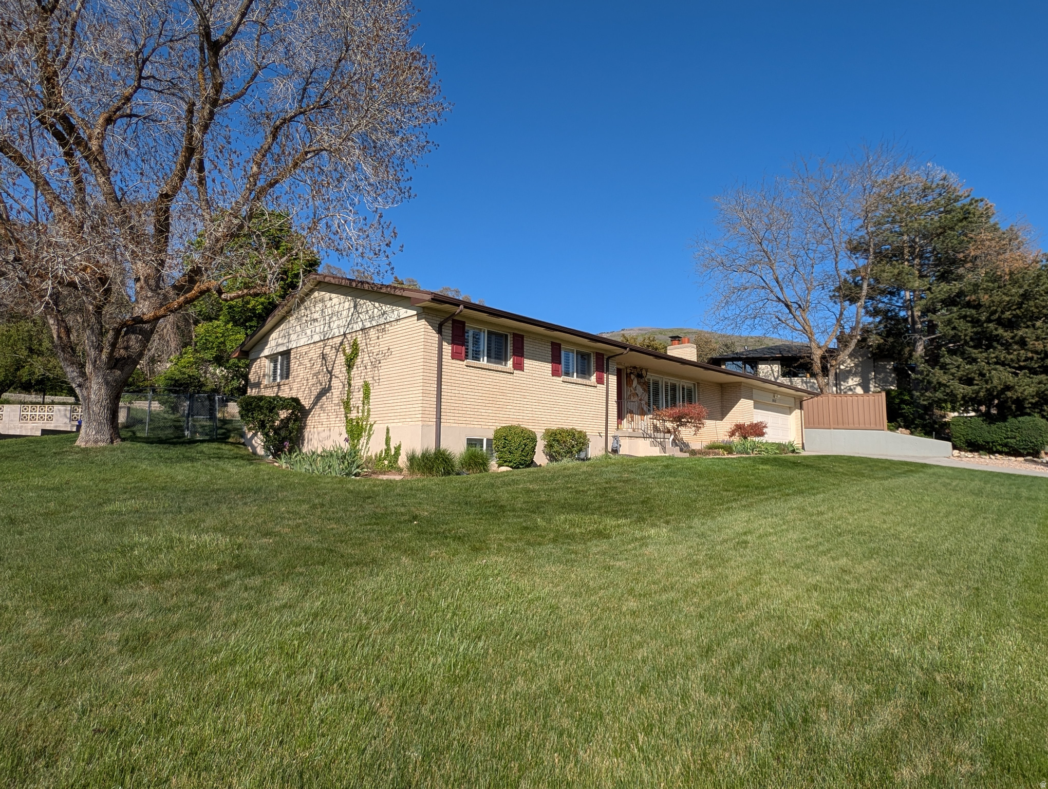 CANYON CREST - Residential