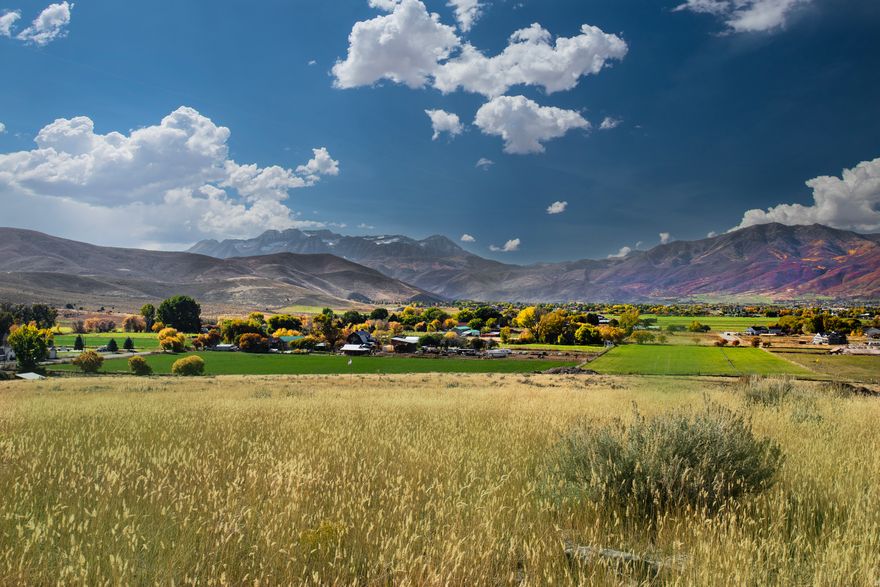 Situated high on the east foothills, overlooking the beautiful Heber Valley. Sahale is a quiet, secluded custom home community- designed for those who value space, scenery, and convenient access to year-round adventure. Creating a lifestyle, a place for memories, traditions, and a lasting legacy. Build your magnificent custom home in a valley that truly has it all!