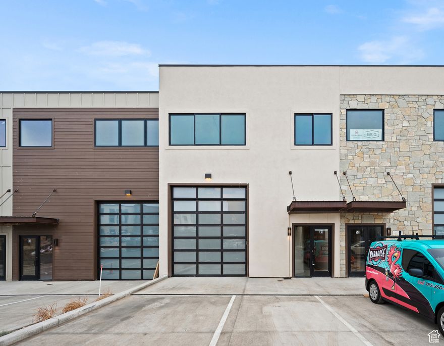 Park East 49 offers a brand new legal ADU that includes 1 bed / 1 bath, full kitchen, living room, large bathroom, closet and included washer/dryer. The proximity to Highway 40, Park City Main Street, Kimball Junction, Promontory and Tuhaye make this a prime location for all residents. There is an option to include the 2-car tandem garage for an additional cost. Call Casey to inquire today.